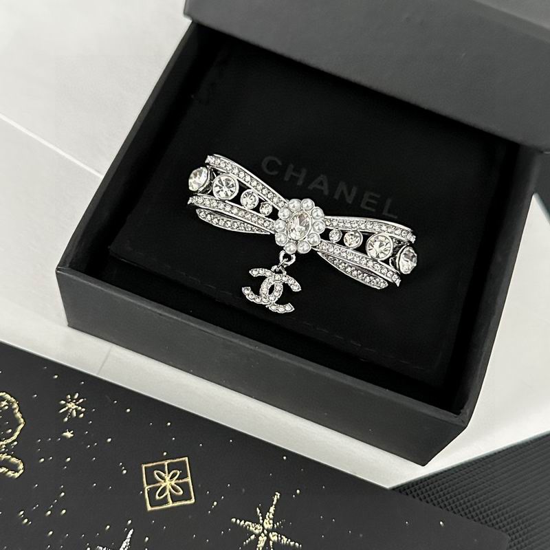 Chanel Brooch 1lyx38